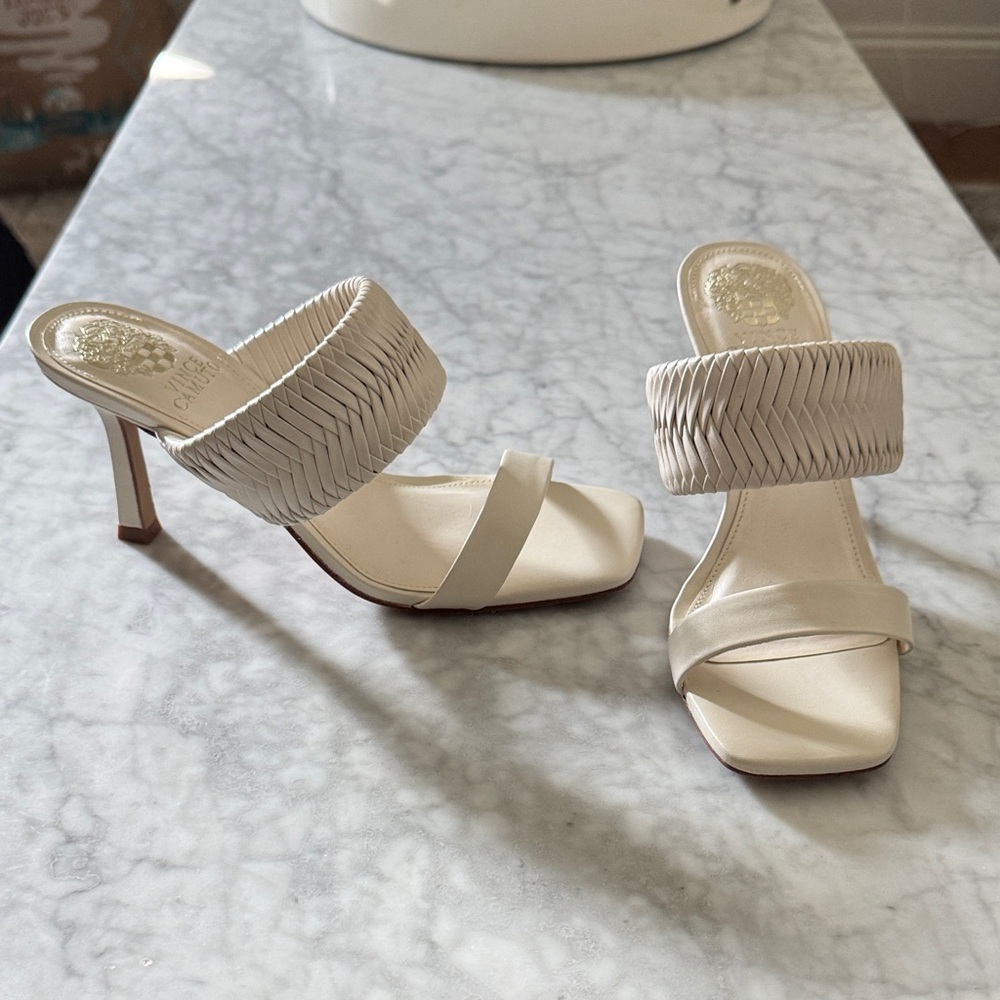New! Vince Camuto off-white Cream Heeled Sandals woven heels size 7